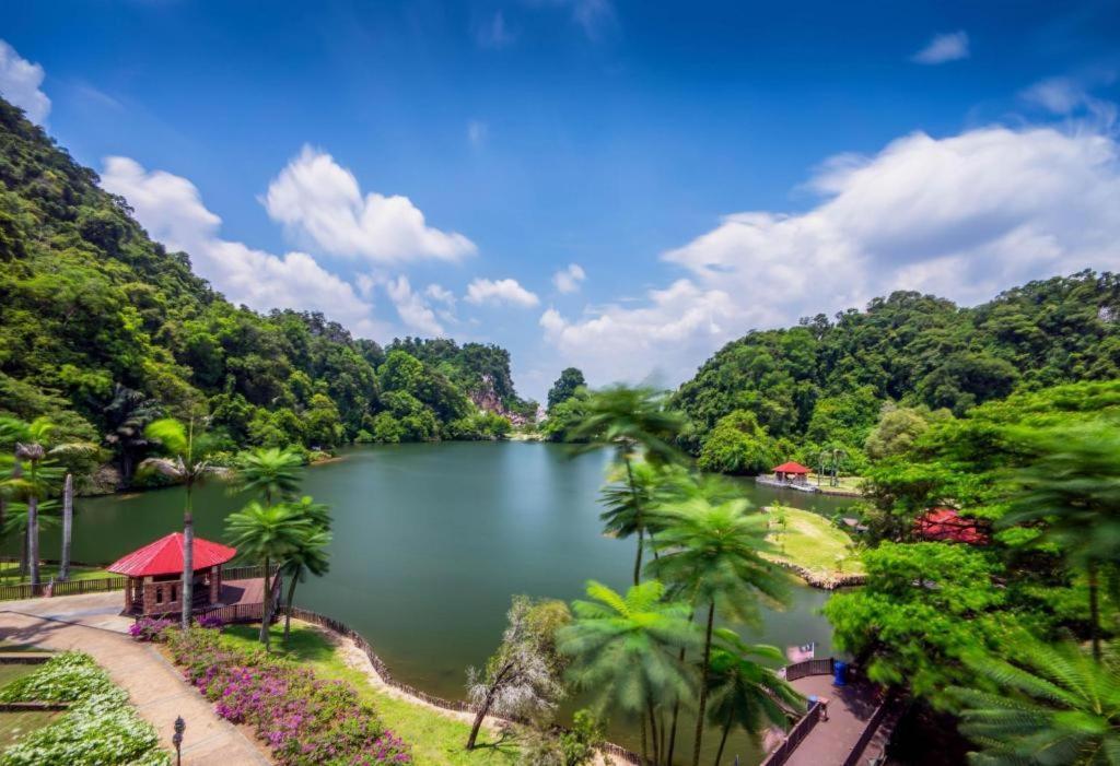 Mornington Hotel Medan Ипох Экстерьер фото