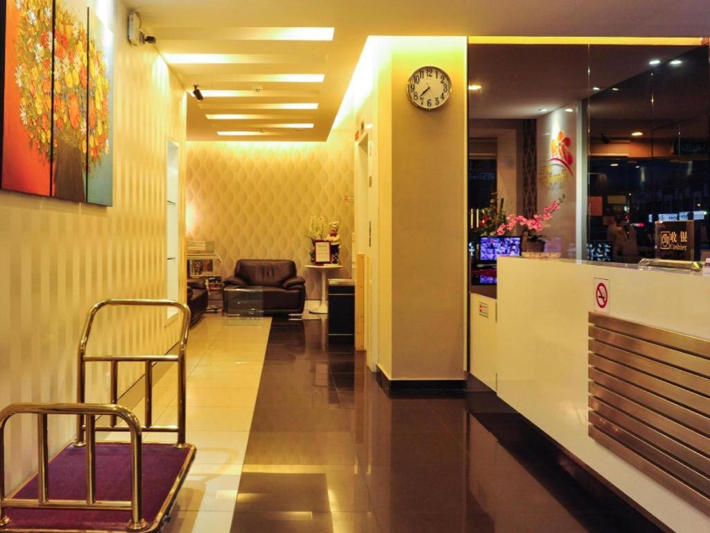 Mornington Hotel Medan Ипох Экстерьер фото