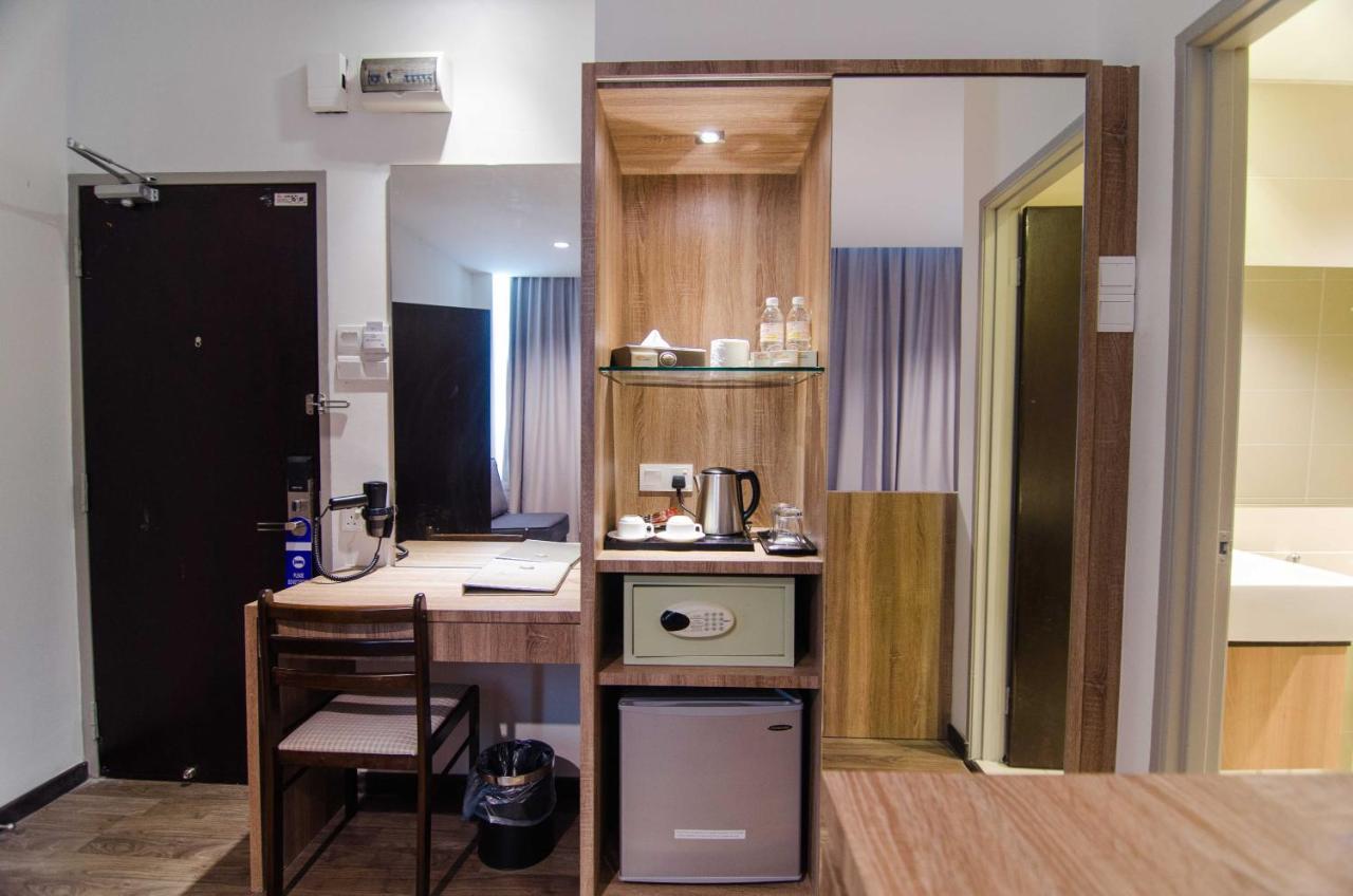 Mornington Hotel Medan Ипох Экстерьер фото